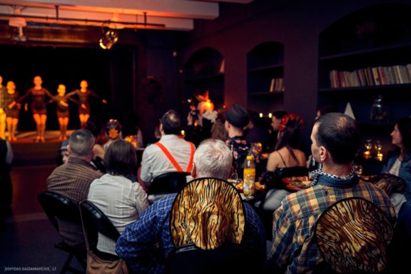 „Šokam į vakarėlį“ šokių renginys „Teatro klube“, Gintarė Malinauskaitė, Gintarės šokių ir laisvalaikio studja, Kaunas, Fotografas: Dovydas Gaidamavičius