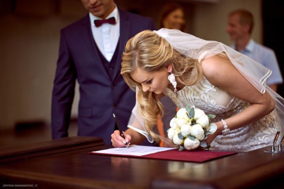 Romualda ir Artūras Vestuvės Vilniaus civilinė metrikacija, Prezidentūros kiemelis, Šv. Onos bažnyčia,  apvalaus stalo klubas BONA Lounge, Trakai