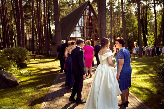 Lina Mieldažytė ir Liudas Daumantas Vestuvės Kačerginės Šv. Onos koplyčia, Kaunas, Sodyba Jurgežerė, Marijampolė, Vedėjas Karolis Zlatkauskas Tūzai renginių vedimas