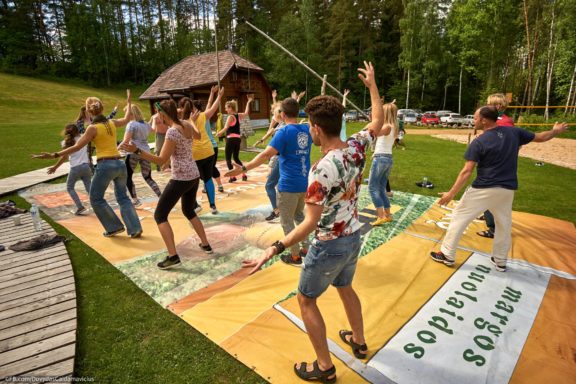 Vasaros atidarymas: Tema „Hipiai“ (Šokių Akademija), Sodyba Tundra, Jurgita Česnavičiūtė, Fotografas: Dovydas Gaidamavičius