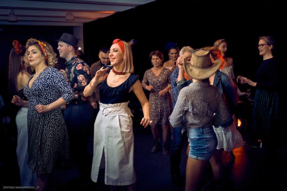 „Šokam į vakarėlį“ šokių renginys „Teatro klube“, Gintarė Malinauskaitė, Gintarės šokių ir laisvalaikio studja, Kaunas, Fotografas: Dovydas Gaidamavičius