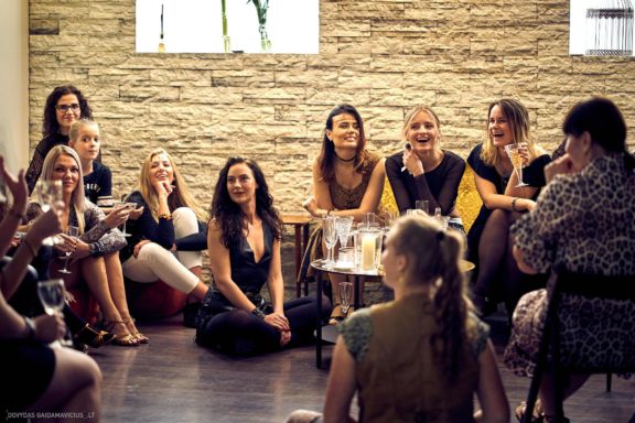 Vakarėlis tik merginoms - Let's go Wild, Gintarės šokių ir laisvalaikio studija, Kaunas Fotografas: Dovydas Gaidamavičius Miglė Dudavičiūtė, Aistė Kuraitiene, Dovile Brazionyte, Idalija Gerviene, Gabrielė Sabaliauskaitė, Gintare Akelytė-Grigonė, Neringa Vasiliauskaitė, Paulė Drag, Gintarė Malinauskaitė, Ugne Monika Parseliunaite, Gabrielė Goštautaitė Grigonė, Vilena Seydalieva, Monika Grubliauskaitė, Vytene Jurkeviciute, Edita Gud #PramoginiaiRenginiai #Fotografavimas #Šokiai #DovydasGaidamavičius #Fotografas #Šokių #Fotografija #Vilnius #Kaunas #GintaresStudija #Šventė #Šokiai