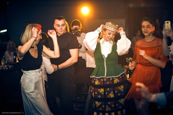 „Šokam į vakarėlį“ šokių renginys „Teatro klube“, Gintarė Malinauskaitė, Gintarės šokių ir laisvalaikio studja, Kaunas, Fotografas: Dovydas Gaidamavičius