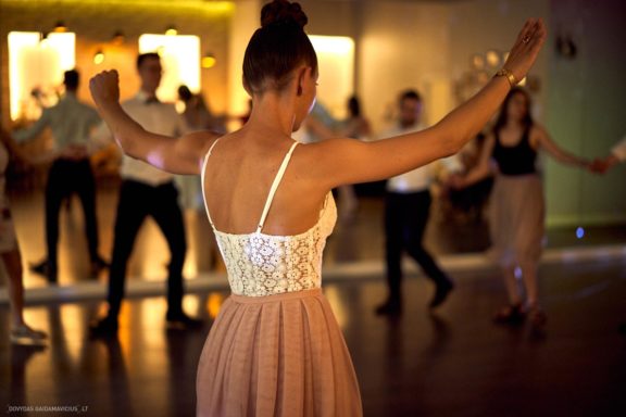 Aistė ir Mantas Vestuvės Kauno Evangelikų Krikščionių Baptistų Bažnyčia, Kauno botanikos sodas, Gintarės šokių ir laisvalaikio studija