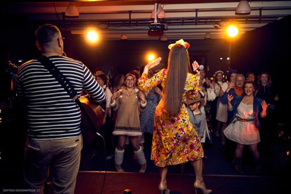 „Šokam į vakarėlį“ šokių renginys „Teatro klube“, Gintarė Malinauskaitė, Gintarės šokių ir laisvalaikio studja, Kaunas, Fotografas: Dovydas Gaidamavičius