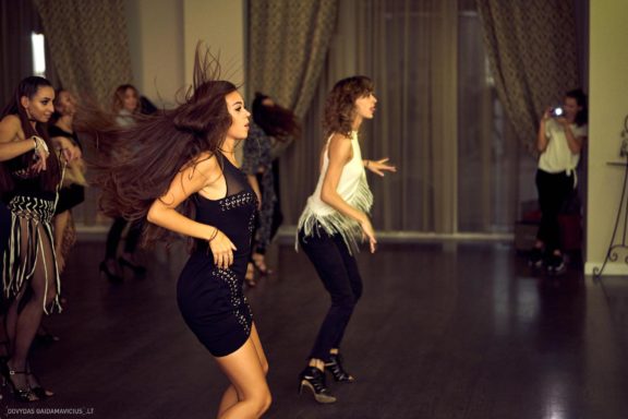 Vakarėlis tik merginoms - Let's go Wild, Gintarės šokių ir laisvalaikio studija, Kaunas Fotografas: Dovydas Gaidamavičius Miglė Dudavičiūtė, Aistė Kuraitiene, Dovile Brazionyte, Idalija Gerviene, Gabrielė Sabaliauskaitė, Gintare Akelytė-Grigonė, Neringa Vasiliauskaitė, Paulė Drag, Gintarė Malinauskaitė, Ugne Monika Parseliunaite, Gabrielė Goštautaitė Grigonė, Vilena Seydalieva, Monika Grubliauskaitė, Vytene Jurkeviciute, Edita Gud #PramoginiaiRenginiai #Fotografavimas #Šokiai #DovydasGaidamavičius #Fotografas #Šokių #Fotografija #Vilnius #Kaunas #GintaresStudija #Šventė #Šokiai