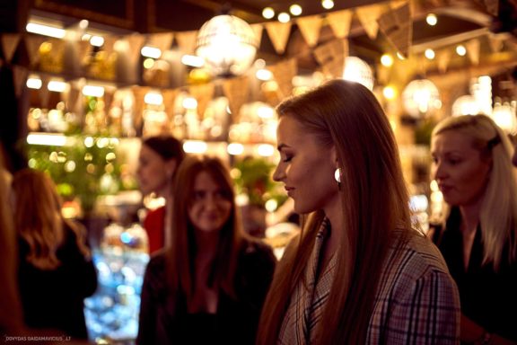 Mergvakaris mieste: „Narutis“ ir „El Mercado“ (Marija) Marija Merci Valaitė, Dovilė Leka, Redita Survilaitė, Ieva Zajankauskaitė, Ieva Masiulytė, Erika Bružienė, Jolita Kabašinskienė, Juste Kiudulaite, Simona Slavinskaitė and Jurgita Sadauskiene at Narutis Hotel. Makiažas MUA Deimantė Kazenaitė, Jūratė Masiulienė ir Kristina Brazaitė Narutis Hotel, El Mercado #Mergvakaris #PramoginiaiRenginiai #Fotografavimas #DovydasGaidamavičius #Fotografas #Fotografija #Vilnius #Kaunas #Šventė #Makiažas #MUA #Girls #Narutis #ElMercado Fotografas: Dovydas Gaidamavičius