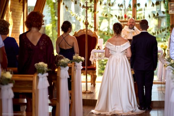 Lina Mieldažytė ir Liudas Daumantas Vestuvės Kačerginės Šv. Onos koplyčia, Kaunas, Sodyba Jurgežerė, Marijampolė, Vedėjas Karolis Zlatkauskas Tūzai renginių vedimas