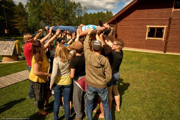 Vasaros atidarymas: Tema „Hipiai“ (Šokių Akademija), Sodyba Tundra, Jurgita Česnavičiūtė, Fotografas: Dovydas Gaidamavičius