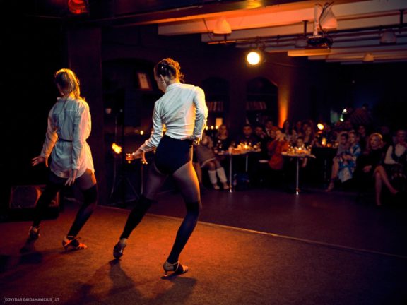 „Šokam į vakarėlį“ šokių renginys „Teatro klube“, Gintarė Malinauskaitė, Gintarės šokių ir laisvalaikio studja, Kaunas, Fotografas: Dovydas Gaidamavičius
