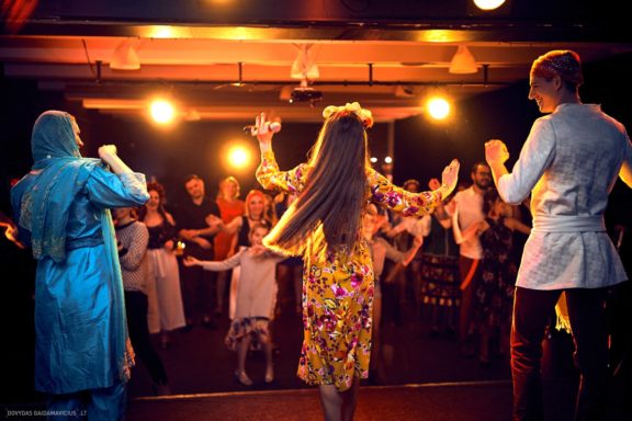 „Šokam į vakarėlį“ šokių renginys „Teatro klube“, Gintarė Malinauskaitė, Gintarės šokių ir laisvalaikio studja, Kaunas, Fotografas: Dovydas Gaidamavičius