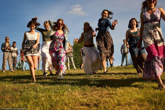 Vasaros atidarymas: Tema „Hipiai“ (Šokių Akademija), Sodyba Tundra, Jurgita Česnavičiūtė, Fotografas: Dovydas Gaidamavičius