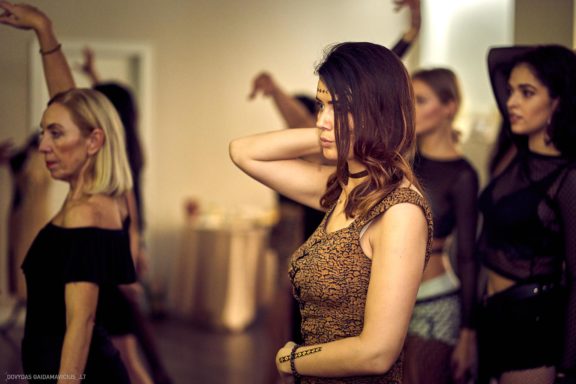 Vakarėlis tik merginoms - Let's go Wild, Gintarės šokių ir laisvalaikio studija, Kaunas Fotografas: Dovydas Gaidamavičius Miglė Dudavičiūtė, Aistė Kuraitiene, Dovile Brazionyte, Idalija Gerviene, Gabrielė Sabaliauskaitė, Gintare Akelytė-Grigonė, Neringa Vasiliauskaitė, Paulė Drag, Gintarė Malinauskaitė, Ugne Monika Parseliunaite, Gabrielė Goštautaitė Grigonė, Vilena Seydalieva, Monika Grubliauskaitė, Vytene Jurkeviciute, Edita Gud #PramoginiaiRenginiai #Fotografavimas #Šokiai #DovydasGaidamavičius #Fotografas #Šokių #Fotografija #Vilnius #Kaunas #GintaresStudija #Šventė #Šokiai