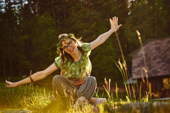Vasaros atidarymas: Tema „Hipiai“ (Šokių Akademija), Sodyba Tundra, Jurgita Česnavičiūtė, Fotografas: Dovydas Gaidamavičius
