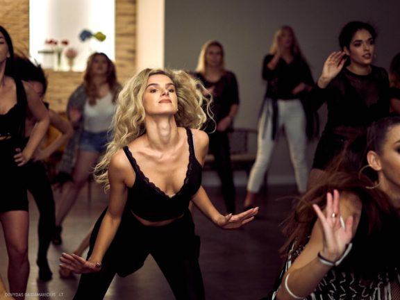 Vakarėlis tik merginoms - Let's go Wild, Gintarės šokių ir laisvalaikio studija, Kaunas Fotografas: Dovydas Gaidamavičius Miglė Dudavičiūtė, Aistė Kuraitiene, Dovile Brazionyte, Idalija Gerviene, Gabrielė Sabaliauskaitė, Gintare Akelytė-Grigonė, Neringa Vasiliauskaitė, Paulė Drag, Gintarė Malinauskaitė, Ugne Monika Parseliunaite, Gabrielė Goštautaitė Grigonė, Vilena Seydalieva, Monika Grubliauskaitė, Vytene Jurkeviciute, Edita Gud #PramoginiaiRenginiai #Fotografavimas #Šokiai #DovydasGaidamavičius #Fotografas #Šokių #Fotografija #Vilnius #Kaunas #GintaresStudija #Šventė #Šokiai