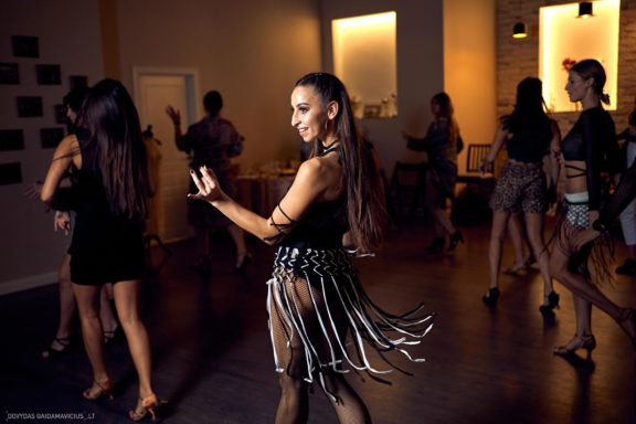 Vakarėlis tik merginoms - Let's go Wild, Gintarės šokių ir laisvalaikio studija, Kaunas Fotografas: Dovydas Gaidamavičius Miglė Dudavičiūtė, Aistė Kuraitiene, Dovile Brazionyte, Idalija Gerviene, Gabrielė Sabaliauskaitė, Gintare Akelytė-Grigonė, Neringa Vasiliauskaitė, Paulė Drag, Gintarė Malinauskaitė, Ugne Monika Parseliunaite, Gabrielė Goštautaitė Grigonė, Vilena Seydalieva, Monika Grubliauskaitė, Vytene Jurkeviciute, Edita Gud #PramoginiaiRenginiai #Fotografavimas #Šokiai #DovydasGaidamavičius #Fotografas #Šokių #Fotografija #Vilnius #Kaunas #GintaresStudija #Šventė #Šokiai