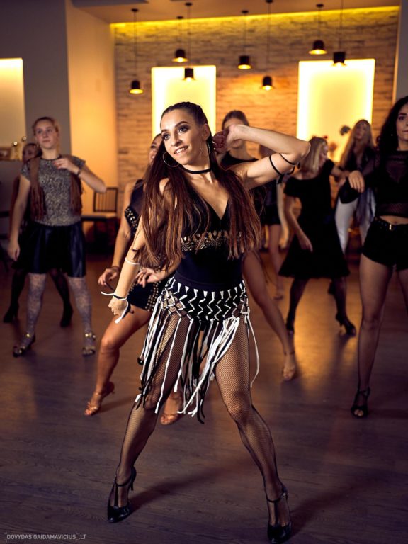 Vakarėlis tik merginoms - Let's go Wild, Gintarės šokių ir laisvalaikio studija, Kaunas Fotografas: Dovydas Gaidamavičius Miglė Dudavičiūtė, Aistė Kuraitiene, Dovile Brazionyte, Idalija Gerviene, Gabrielė Sabaliauskaitė, Gintare Akelytė-Grigonė, Neringa Vasiliauskaitė, Paulė Drag, Gintarė Malinauskaitė, Ugne Monika Parseliunaite, Gabrielė Goštautaitė Grigonė, Vilena Seydalieva, Monika Grubliauskaitė, Vytene Jurkeviciute, Edita Gud #PramoginiaiRenginiai #Fotografavimas #Šokiai #DovydasGaidamavičius #Fotografas #Šokių #Fotografija #Vilnius #Kaunas #GintaresStudija #Šventė #Šokiai