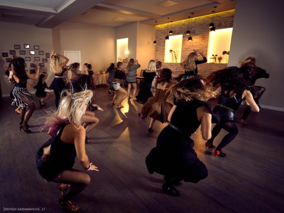 Vakarėlis tik merginoms - Let's go Wild, Gintarės šokių ir laisvalaikio studija, Kaunas Fotografas: Dovydas Gaidamavičius Miglė Dudavičiūtė, Aistė Kuraitiene, Dovile Brazionyte, Idalija Gerviene, Gabrielė Sabaliauskaitė, Gintare Akelytė-Grigonė, Neringa Vasiliauskaitė, Paulė Drag, Gintarė Malinauskaitė, Ugne Monika Parseliunaite, Gabrielė Goštautaitė Grigonė, Vilena Seydalieva, Monika Grubliauskaitė, Vytene Jurkeviciute, Edita Gud #PramoginiaiRenginiai #Fotografavimas #Šokiai #DovydasGaidamavičius #Fotografas #Šokių #Fotografija #Vilnius #Kaunas #GintaresStudija #Šventė #Šokiai