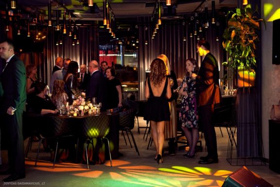 Gimtadienio vakarėlis, Vedėjas Teatrola renginių organizavimas Donatas Medzevičius, DJ Rokas, Muzika Daniel Rios ir Gabrielė Goštautaitė Grigonė, Šokius vedė Gintarė Malinauskaitė - Gintarės šokių ir laisvalaikio studija. Kaunas, fresh buffet medžiotojų užeiga. Fotografas: Dovydas Gaidamavičius