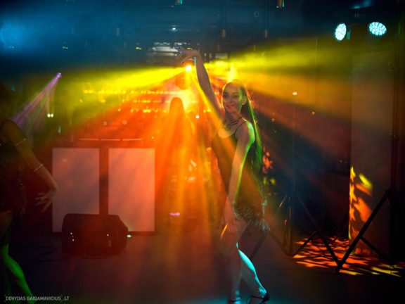 Gimtadienio vakarėlis, Vedėjas Teatrola renginių organizavimas Donatas Medzevičius, DJ Rokas, Muzika Daniel Rios ir Gabrielė Goštautaitė Grigonė, Šokius vedė Gintarė Malinauskaitė - Gintarės šokių ir laisvalaikio studija. Kaunas, fresh buffet medžiotojų užeiga. Fotografas: Dovydas Gaidamavičius