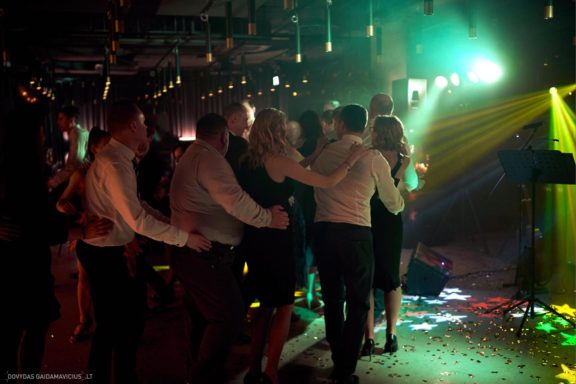 Gimtadienio vakarėlis, Vedėjas Teatrola renginių organizavimas Donatas Medzevičius, DJ Rokas, Muzika Daniel Rios ir Gabrielė Goštautaitė Grigonė, Šokius vedė Gintarė Malinauskaitė - Gintarės šokių ir laisvalaikio studija. Kaunas, fresh buffet medžiotojų užeiga. Fotografas: Dovydas Gaidamavičius