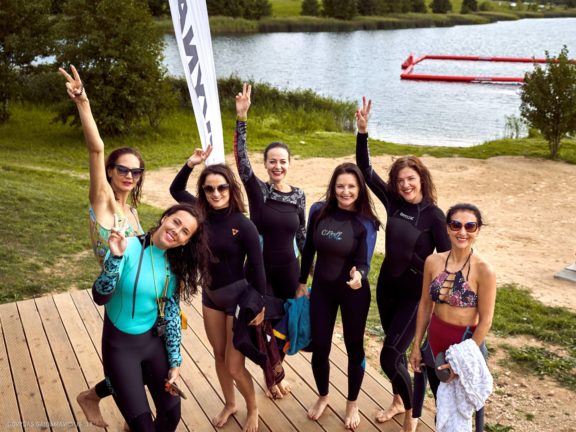 Mergvakaris vandenyje - Erika Bružienė, #BOBos team - Best on boards, Wind Port, Elektrėnai Fotografas: Dovydas Gaidamavičius