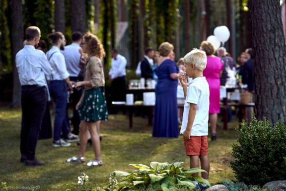Lina Mieldažytė ir Liudas Daumantas Vestuvės Kačerginės Šv. Onos koplyčia, Kaunas, Sodyba Jurgežerė, Marijampolė, Vedėjas Karolis Zlatkauskas Tūzai renginių vedimas
