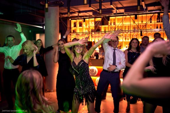 Gimtadienio vakarėlis, Vedėjas Teatrola renginių organizavimas Donatas Medzevičius, DJ Rokas, Muzika Daniel Rios ir Gabrielė Goštautaitė Grigonė, Šokius vedė Gintarė Malinauskaitė - Gintarės šokių ir laisvalaikio studija. Kaunas, fresh buffet medžiotojų užeiga. Fotografas: Dovydas Gaidamavičius