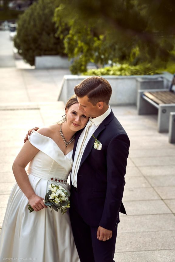 Lina Mieldažytė ir Liudas Daumantas Vestuvės Kačerginės Šv. Onos koplyčia, Kaunas, Sodyba Jurgežerė, Marijampolė, Vedėjas Karolis Zlatkauskas Tūzai renginių vedimas