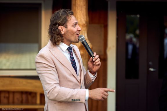 Lina Mieldažytė ir Liudas Daumantas Vestuvės Kačerginės Šv. Onos koplyčia, Kaunas, Sodyba Jurgežerė, Marijampolė, Vedėjas Karolis Zlatkauskas Tūzai renginių vedimas