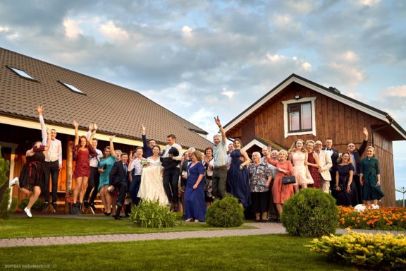 Lina Mieldažytė ir Liudas Daumantas Vestuvės Kačerginės Šv. Onos koplyčia, Kaunas, Sodyba Jurgežerė, Marijampolė, Vedėjas Karolis Zlatkauskas Tūzai renginių vedimas