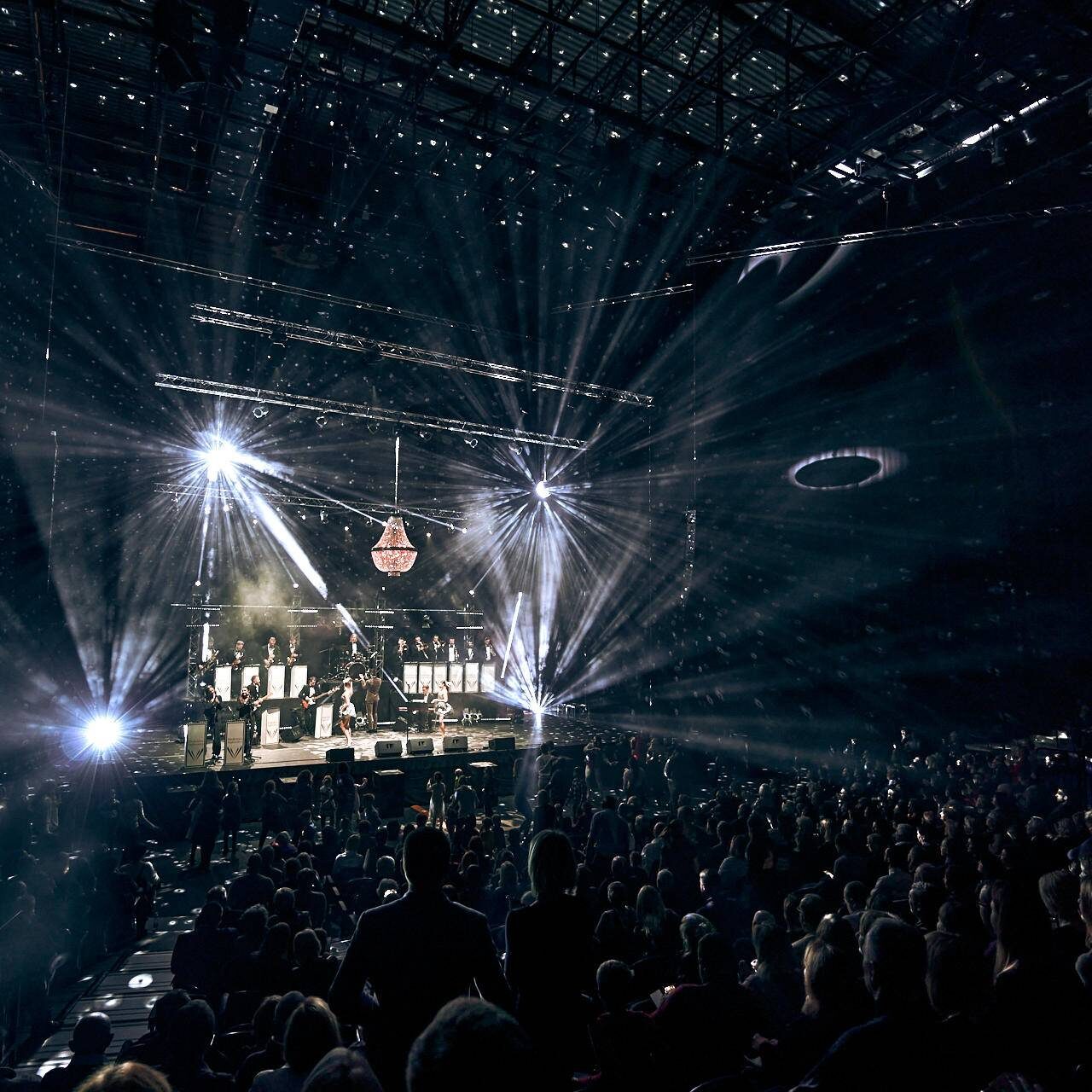Martynas Kavaliauskas ir Rinktinis bigbendas: Šventinis koncertas Siemens arena 2019, Gintarė Malinauskaitė, Renata Gramauskaitė, Gabrielė Banevičienė - Gabi, Dovaldė Ulčinaitė, Rusnė Kavaliauskienė Fotografas: Dovydas Gaidamavičius © www.DovydasGaidamavičius.lt