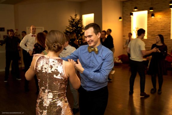 Porinių šokių šventinis kalėdinis vakarėlis Fotografas: Dovydas Gaidamavičius www.DovydasGaidamavicius.lt Gintarės šokių Studija Gintarė Malinauskaitė