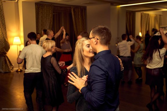 Porinių šokių šventinis kalėdinis vakarėlis Fotografas: Dovydas Gaidamavičius www.DovydasGaidamavicius.lt Gintarės šokių Studija Gintarė Malinauskaitė