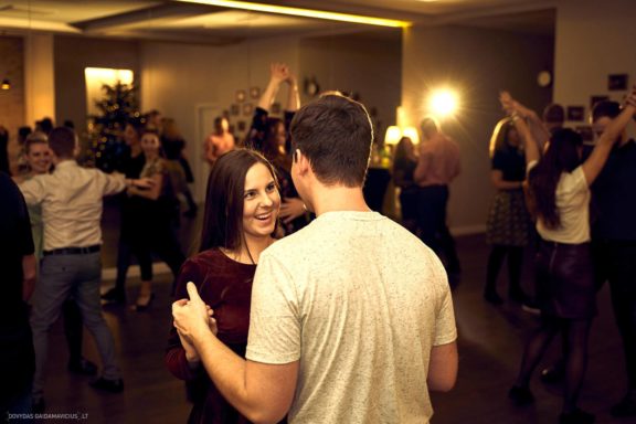 Porinių šokių šventinis kalėdinis vakarėlis Fotografas: Dovydas Gaidamavičius www.DovydasGaidamavicius.lt Gintarės šokių Studija Gintarė Malinauskaitė