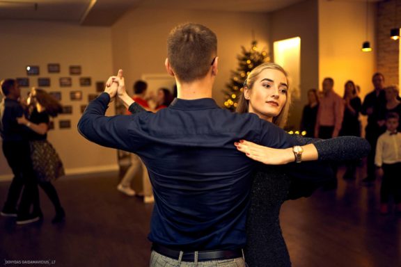 Porinių šokių šventinis kalėdinis vakarėlis Fotografas: Dovydas Gaidamavičius www.DovydasGaidamavicius.lt Gintarės šokių Studija Gintarė Malinauskaitė