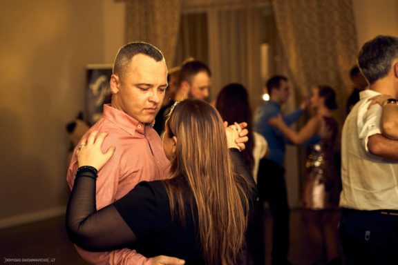 Porinių šokių šventinis kalėdinis vakarėlis Fotografas: Dovydas Gaidamavičius www.DovydasGaidamavicius.lt Gintarės šokių Studija Gintarė Malinauskaitė