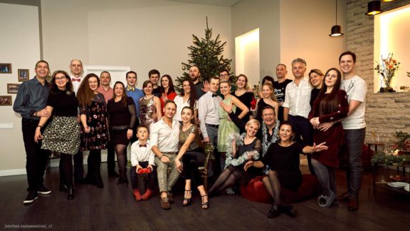 Porinių šokių šventinis kalėdinis vakarėlis Fotografas: Dovydas Gaidamavičius www.DovydasGaidamavicius.lt Gintarės šokių Studija Gintarė Malinauskaitė