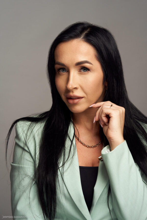 Dorota Tomaševska Grožio studija ToDo Praktinių moktmų platformos bLoommo mokytojų fotosesija, Mokymų Inkubatorius Fotografas Dovydas Gaidamavičius © www.DovydasGaidamavicius.lt