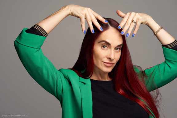 Aida Mart Martyniukienė Manikiūro mokymai Praktinių moktmų platformos bLoommo mokytojų fotosesija, Mokymų Inkubatorius Fotografas Dovydas Gaidamavičius © www.DovydasGaidamavicius.lt