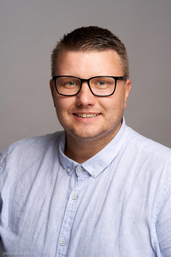 Kastytis Alekna Drift D1Sport racing team Praktinių moktmų platformos bLoommo mokytojų fotosesija, Mokymų Inkubatorius Fotografas Dovydas Gaidamavičius © www.DovydasGaidamavicius.lt