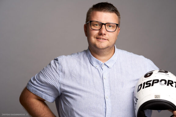 Kastytis Alekna Drift D1Sport racing team Praktinių moktmų platformos bLoommo mokytojų fotosesija, Mokymų Inkubatorius Fotografas Dovydas Gaidamavičius © www.DovydasGaidamavicius.lt