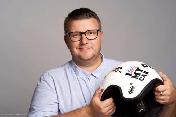 Kastytis Alekna Drift D1Sport racing team Praktinių moktmų platformos bLoommo mokytojų fotosesija, Mokymų Inkubatorius Fotografas Dovydas Gaidamavičius © www.DovydasGaidamavicius.lt