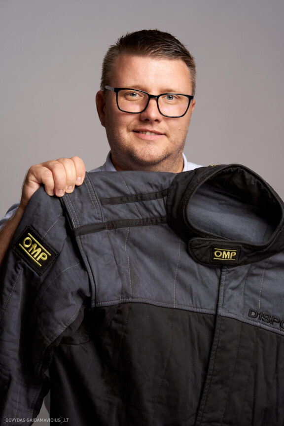 Kastytis Alekna Drift D1Sport racing team Praktinių moktmų platformos bLoommo mokytojų fotosesija, Mokymų Inkubatorius Fotografas Dovydas Gaidamavičius © www.DovydasGaidamavicius.lt