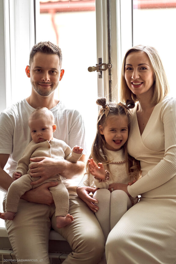 Šeimos fotosesija Vilnius Evaldas Česnavičiaus ir Aušra Česnavičienė (Liumy Design Atelje www.liumy.net) Fotografas: Dovydas Gaidamavičius © www.DovydasGaidamavicius.lt