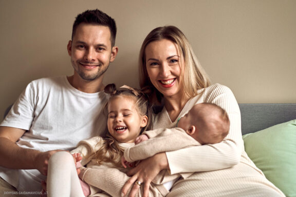 Šeimos fotosesija Vilnius Evaldas Česnavičiaus ir Aušra Česnavičienė (Liumy Design Atelje www.liumy.net) Fotografas: Dovydas Gaidamavičius © www.DovydasGaidamavicius.lt
