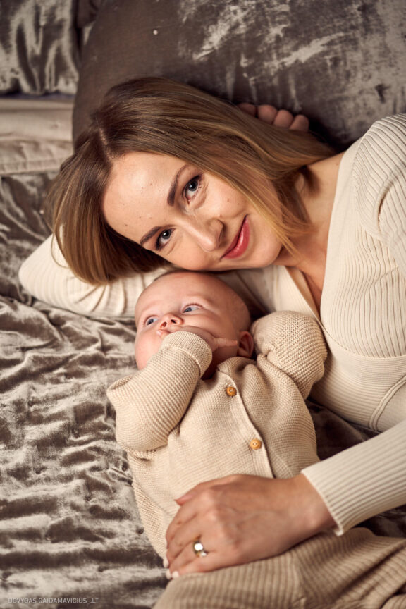 Šeimos fotosesija Vilnius Evaldas Česnavičiaus ir Aušra Česnavičienė (Liumy Design Atelje www.liumy.net) Fotografas: Dovydas Gaidamavičius © www.DovydasGaidamavicius.lt