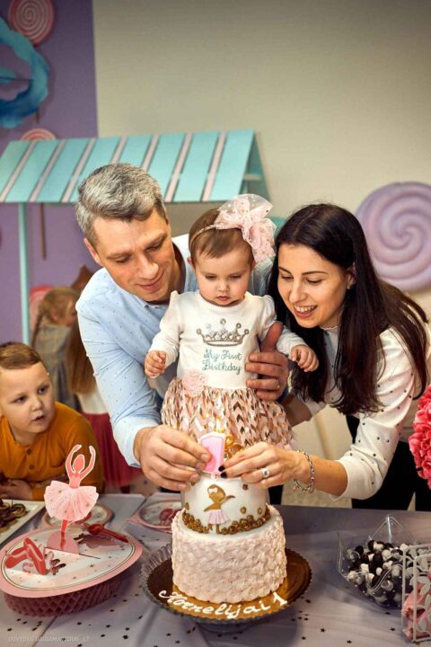 Fotografas Dovydas Gaidamavičius Vilnius, Kaunas, Vestuvės, Renginiai, Fotosesijos, Mergvakariai. Fotografas vestuvės vilnius, renginio fotografavimas, asmeninė fotosesija vilnius, krikštynų fotografas, priešvestuvinė fotosesija, mergvakario fotosesija, šeimos fotosesija. © www.DovydasGaidamavicius.lt www.Dovis.lt