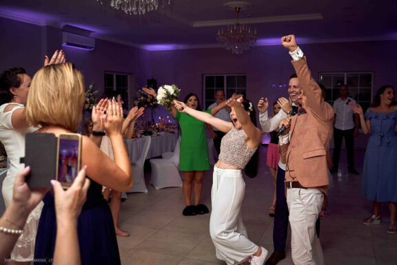 Fotografas Dovydas Gaidamavičius Vilnius, Kaunas, Vestuvės, Renginiai, Fotosesijos, Mergvakariai. Fotografas vestuvės vilnius, renginio fotografavimas, asmeninė fotosesija vilnius, krikštynų fotografas, priešvestuvinė fotosesija, mergvakario fotosesija, šeimos fotosesija. © www.DovydasGaidamavicius.lt www.Dovis.lt