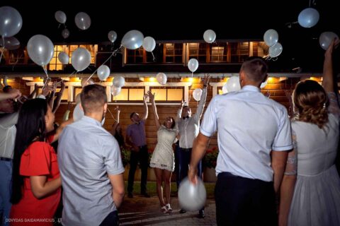 Fotografas Dovydas Gaidamavičius Vilnius, Kaunas, Vestuvės, Renginiai, Fotosesijos, Mergvakariai. Fotografas vestuvės vilnius, renginio fotografavimas, asmeninė fotosesija vilnius, krikštynų fotografas, priešvestuvinė fotosesija, mergvakario fotosesija, šeimos fotosesija. © www.DovydasGaidamavicius.lt www.Dovis.lt